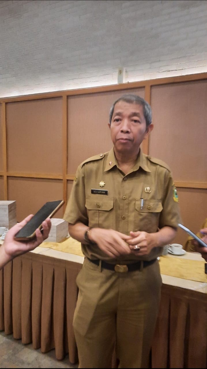 Drs. H. Ucu Suryana, M. Si., Kadiskominfo Kuningan, (foto: Ist/Vox)