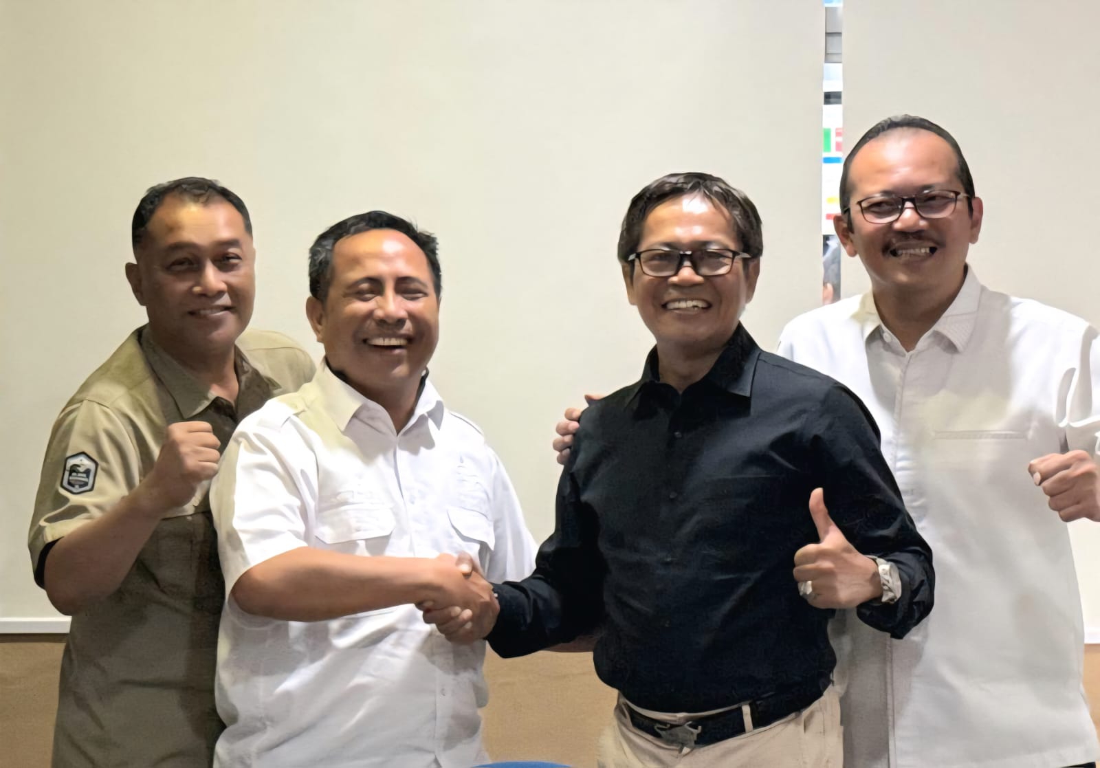 Ketua Perpamsi Jabar: M.K. Zen; Dir PAM Tirta Darma Ayu Indramayu: Nurpan; Dir PAM Tirta Kamuning Kuningan: Ukas; Ketua Perpamsi Nasional: Teddy.