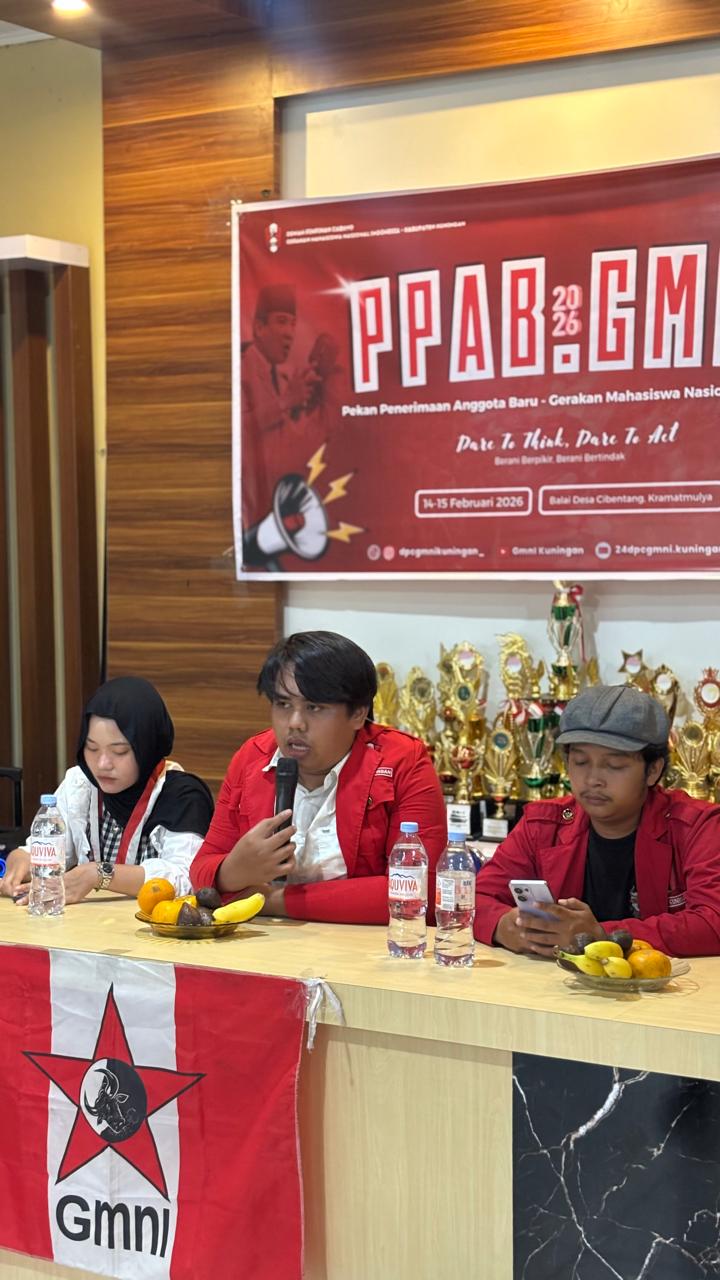 Sambutan ketua umum DPC GMNI Kuningan pada acara PPAB Didesa Cibentang (foto.dok.ist/ubai).