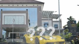 Samsat Kuningan dan Ilustrasi Mobil Ferrari, (foto: Google,ai)