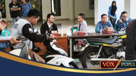 BPK Provinsi Jabar dan BPKAD saat pemeriksaan fisik kendaraan dinas, (foto: Ist)